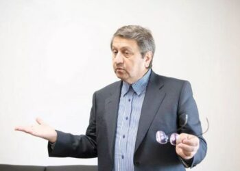 توصیه همتی به بانک مرکزی درباره‌ پول‌های آزاد شده