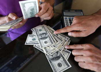 حنای «توافق» در بازار دلار رنگ باخت