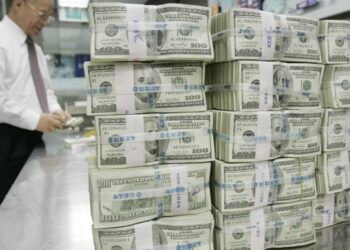 جهان ۳۰۷ هزار میلیارد دلار بدهکار است