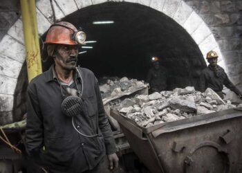 سرکوب مزد به نفع تورم