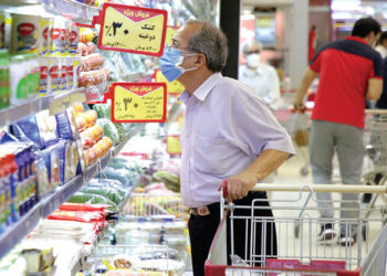 قدرت خرید مردم ۵۰ درصد کاهش یافت