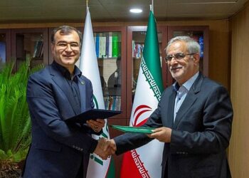 امضای تفاهم نامه بیمه البرز و گروه بین‌المللی آباد راهان پارس