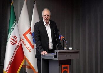 بانک مسکن پای کار مردم است