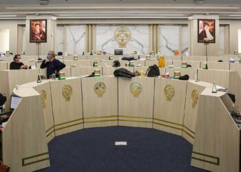 دو دیدگاه مختلف درباره آینده بورس