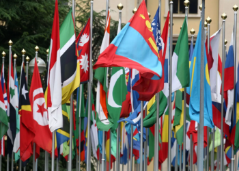 نفع و ضرر چند قطبی بودن جهان