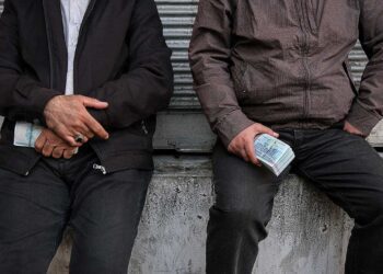 دلار به سد بازارساز رسید