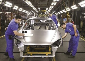 بلوای خودروسازان و ایرلاین‌ها، شیطنت دلار و سکه