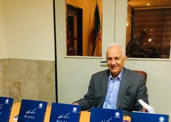 علل استمرار سیاست‌های اقتصادی اشتباه