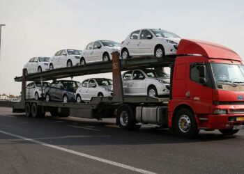 حاتم بخشی خودروسازان از جیب مردم