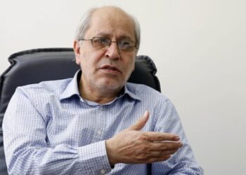 تحلیل مسعود نیلی؛ اقتصاد یونان به ایران چه می‌آموزد؟