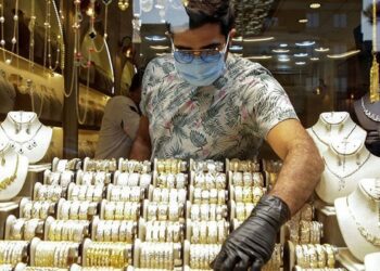 عقب‌نشینی طلا و سکه