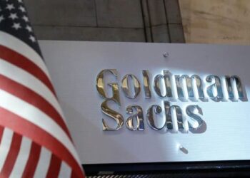 طلا به ۲۳۰۰ دلار می‌رسد