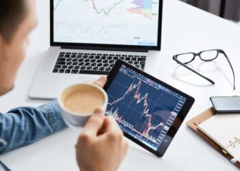 افت شاخص کل در اولین روز هفته