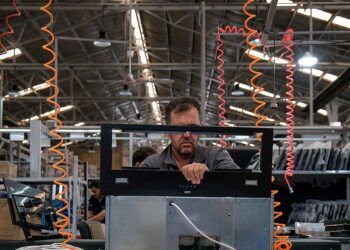 آب پاکی دولت روز دست دستمزد کارگران