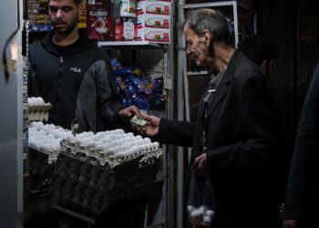 آمارهای اقتصادی تناسبی با زندگی مردم ندارد