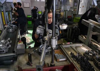 بنگاه‌های تولیدی گرفتار معضل مواد اولیه