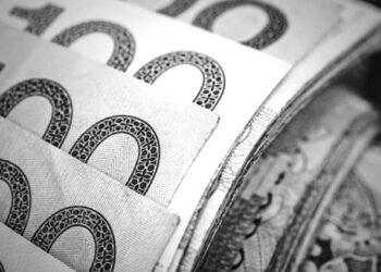 تعیین کنندگان قیمت دلار!