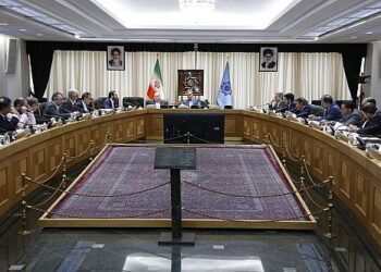 ابلاغ و اعطای تسهیلات ۵۰ هزار میلیارد تومانی برای رفع مشکل نقدینگی تامین مواد اولیه دارو و کارخانجات دارویی