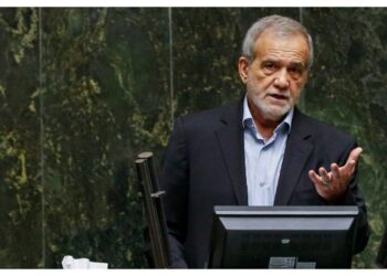 برای ایجاد ثبات اقتصادی، در بودجه، به ۲ موضوع بانک‌ها و بورس توجه ویژه شده است