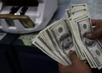 دلار ۷۰ هزار تومانی؛ موج تورمی در راه است؟