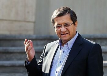 وزیر اقتصاد: ارز چند نرخی جز رانت و فساد چیزی ندارد