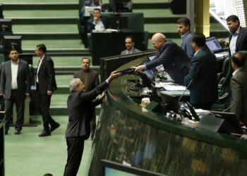 کسری بودجه روی دوش مردم