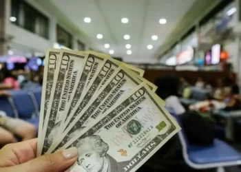 ۱۳ سال نبرد دلار و بورس