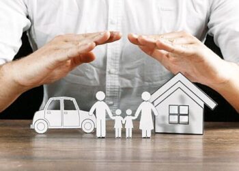 صنعت بیمه ۲۰ سال از صنعت بانکداری عقب است