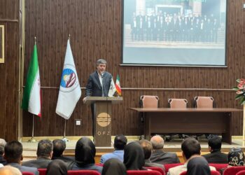 تاکید مدیرعامل بیمه ایران بر توسعه خدمات بیمه ای در قشم