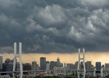 جهان در هراس از رکود