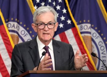 فدرال رزرو نرخ بهره را تغییر نداد/ هشدار پاول نسبت به افزایش قیمت‌ها