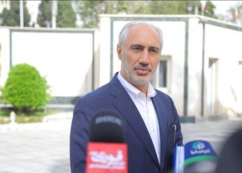 بانک مرکزی باید بداند هر دلار کجاست