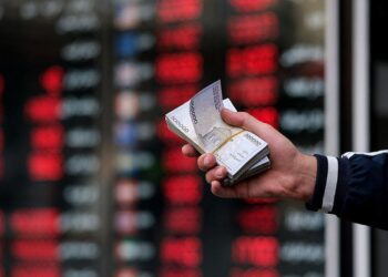 چرا دلار در ایران همیشه ناآرام است؟
