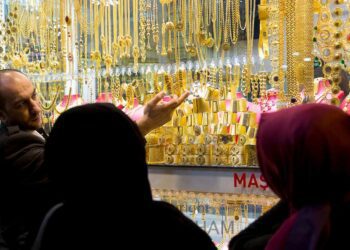 پیش بینی قیمت طلا ؛ طلا فرمان را از دلار گرفت