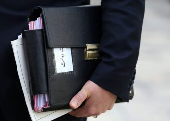 تنهایی دولت در بازار بدهی | ناترازی بودجه ۱۴۰۴ به روایت اعداد