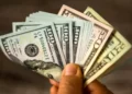 پیشبینی قیمت دلار: ماشه صعود دلار کشیده میشود؟