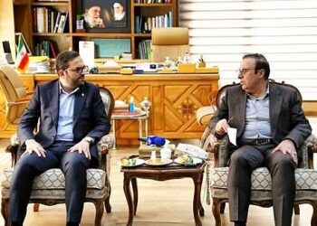 با تمام توان در کنار تولیدکنندگان بخش کشاورزی هستیم