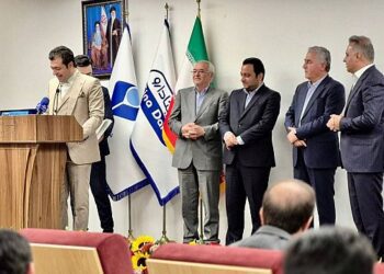 رونمایی از سه محصول جدید چشمی شرکت سینادارو با حضور مدیرعامل بانک صادرات ایران