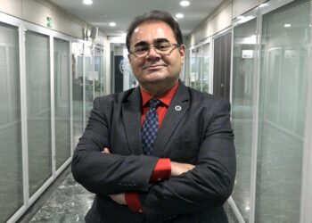 مسیر خطرناک صنعت ایران