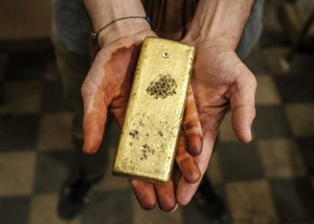 پیش‌بینی رشد ۴۰ درصدی قیمت طلا ؛ طلا بخریم یا صندوق طلا؟