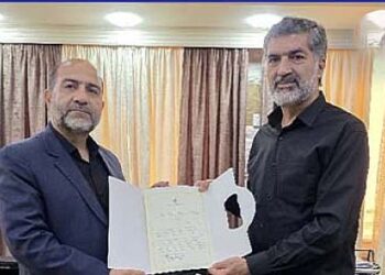 سرکنسول ایران در نجف از سرپرست بیمه معلم تقدیر کرد