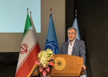 وجود 30 تا 50 بانک در کشور، مطلوب است