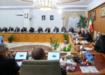 نحوه دریافت مابه‌التفاوت بهای خوراک تحویلی به پالایشگاه‌ها و پتروشیمی‌ها