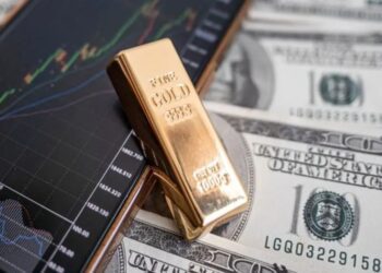 فاصله یک سِنتی قیمت طلا تا ۳۷۰۰ دلاری شدن