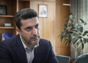 سهامداران غیروابسته به مالک اصلی بانک آینده زیر چتر حمایت هستند