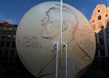 رشد اقتصادی از کجا می‌آید؟