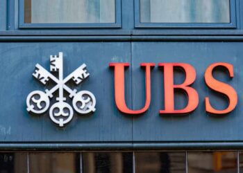 طلا ۵۰۰۰ دلاری می‌شود؟ پیش‌بینی جسورانه UBS بازار را شوکه کرد! (۱۹ آبان ۱۴۰۴)
