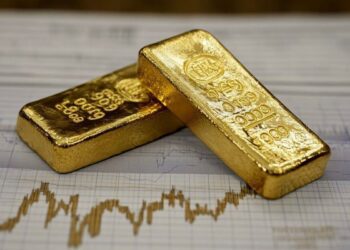 چرا قیمت طلا بالای سطح ۴۲۰۰ دلار تثبیت شد