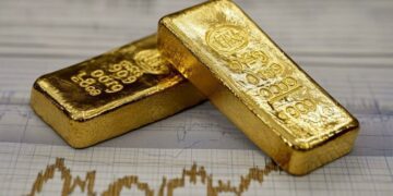 چرا قیمت طلا بالای سطح ۴۲۰۰ دلار تثبیت شد