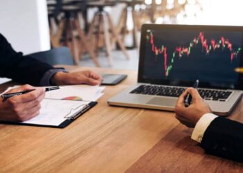 ادامه سقوط ارزش دلاری بورس؟